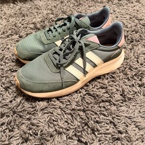 Adidas Run 70s Sneakers with pink Accents
